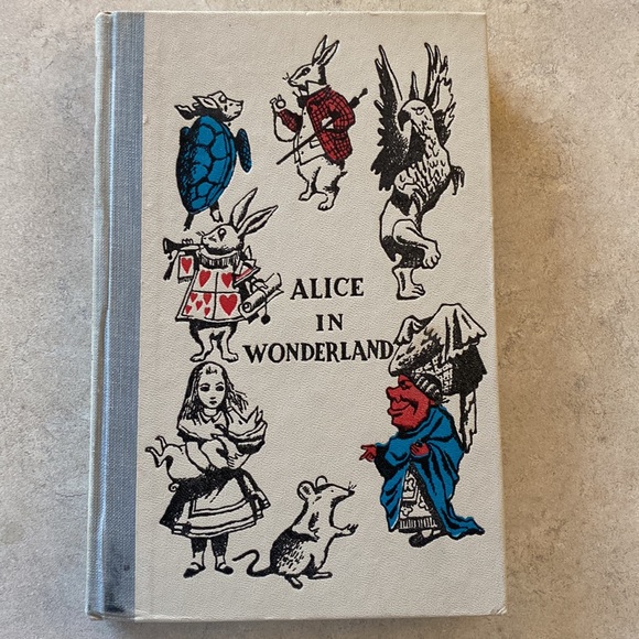 Set of Vintage Storybooks VG Used Condition - Picture 6 of 13